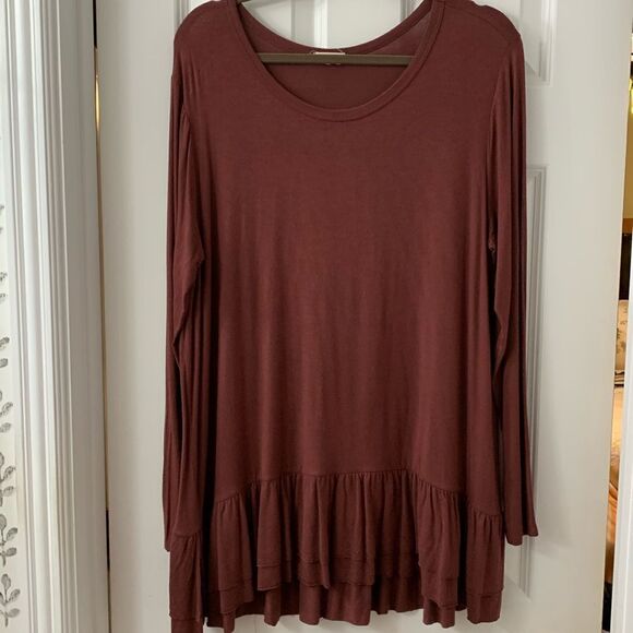 Oddy Size 2X burgundy long sleeve tunic with ruffled bottom - Picture 1 of 9